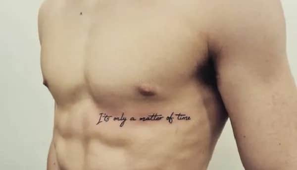 Tatuaż na żebrach - Popularne wzory tatuaży na żebra dla mężczyzn