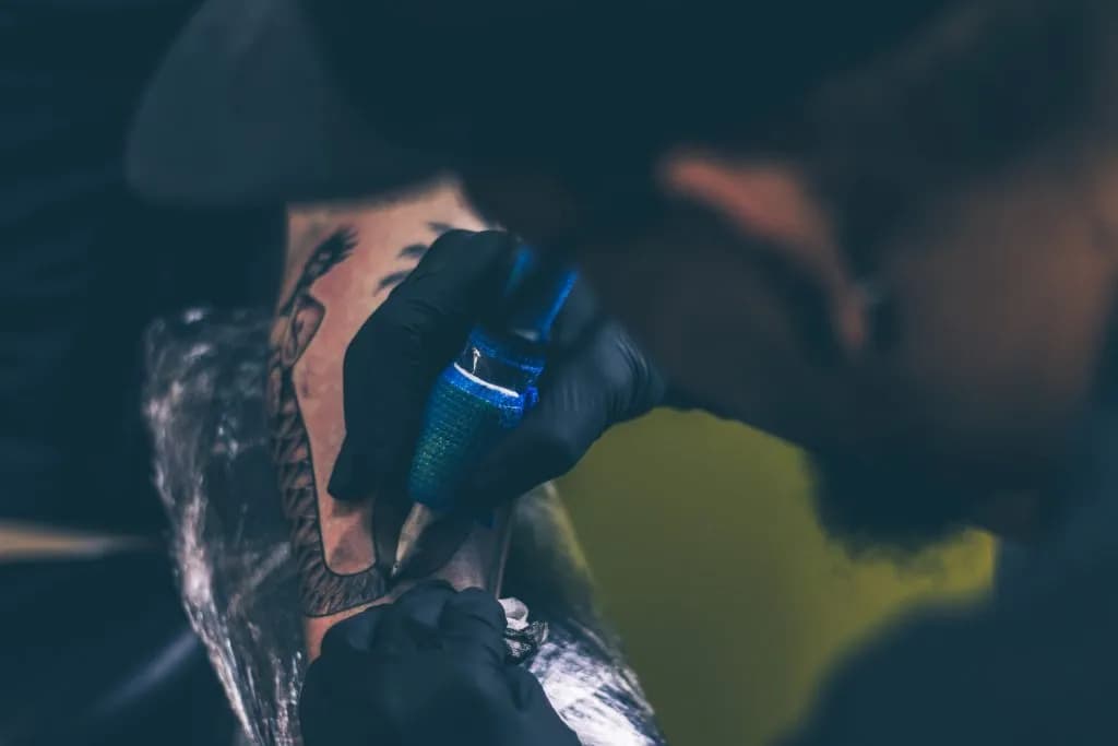 Czy można pić alkohol po tatuażu? - Wszystko, co musisz wiedzieć