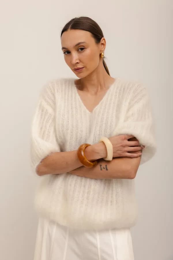 Sweter damski – niezastąpiony element stylowej garderoby