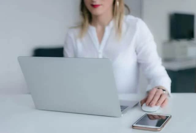 Jak poznać dziewczyny przez internet: 7 skutecznych sposobów