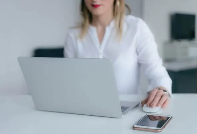 Jak poznać dziewczyny przez internet: 7 skutecznych sposobów